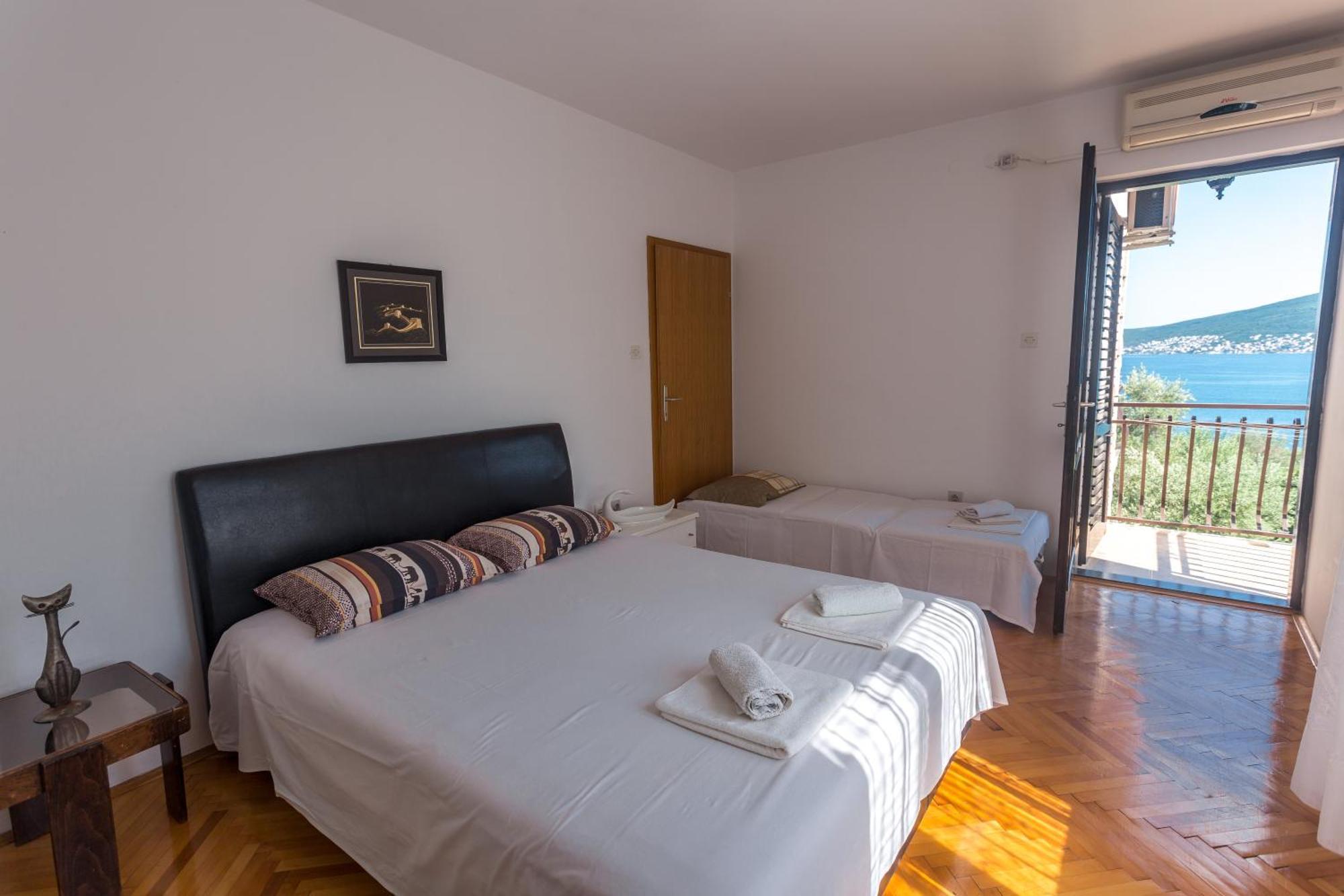 Apartments And Bungalows Mimoza Baosici Herceg Novi Room photo