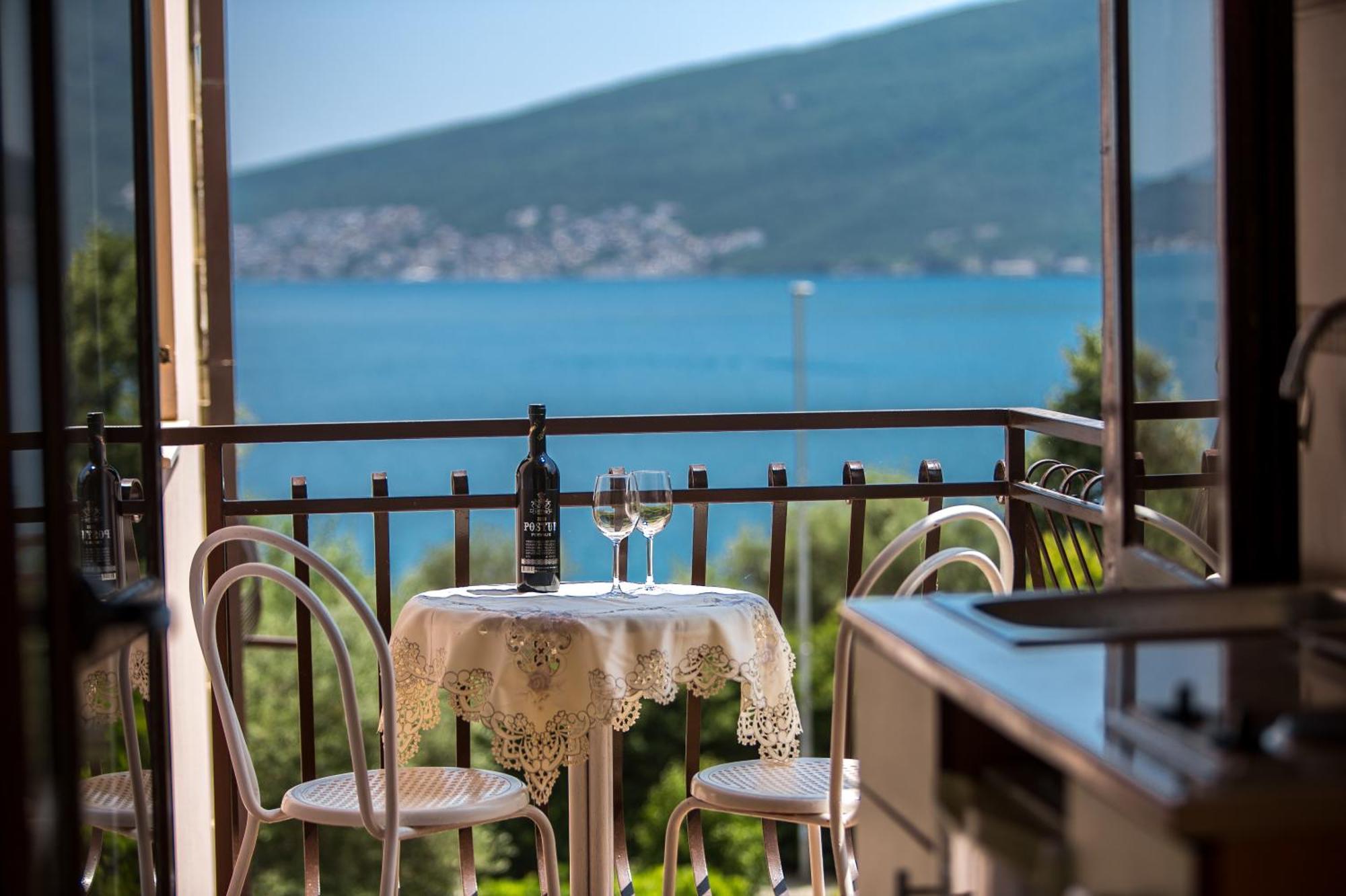 Apartments And Bungalows Mimoza Baosici Herceg Novi Room photo