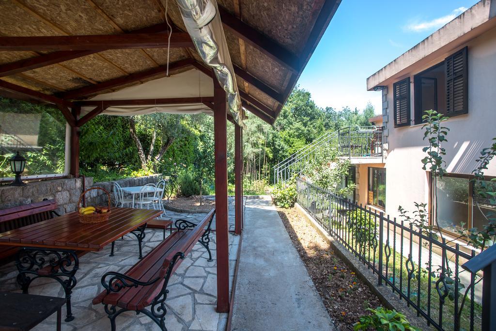 Apartments And Bungalows Mimoza Baosici Herceg Novi Exterior photo