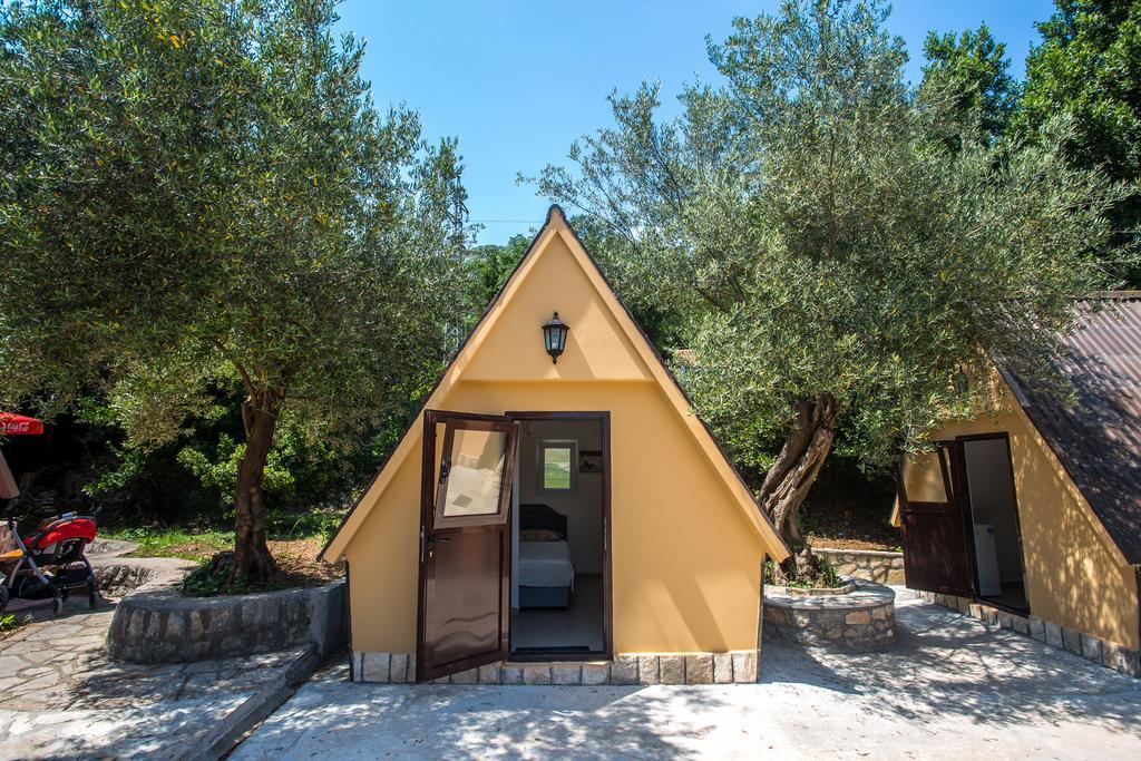 Apartments And Bungalows Mimoza Baosici Herceg Novi Exterior photo