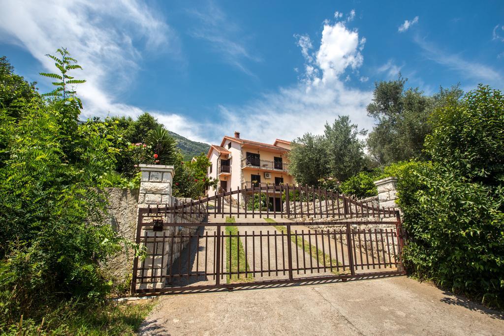 Apartments And Bungalows Mimoza Baosici Herceg Novi Exterior photo