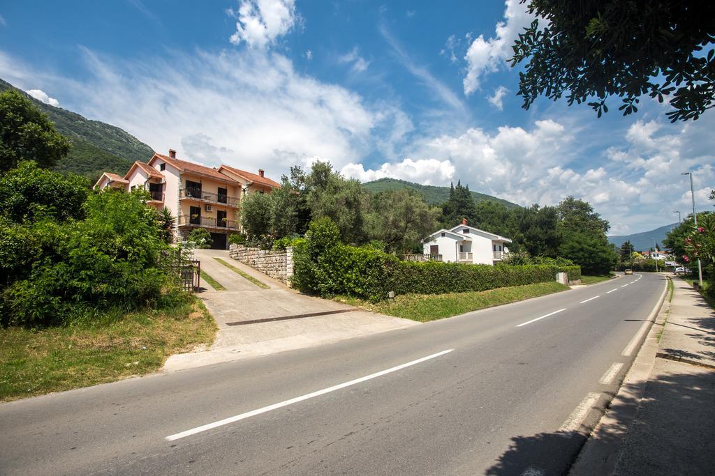Apartments And Bungalows Mimoza Baosici Herceg Novi Exterior photo