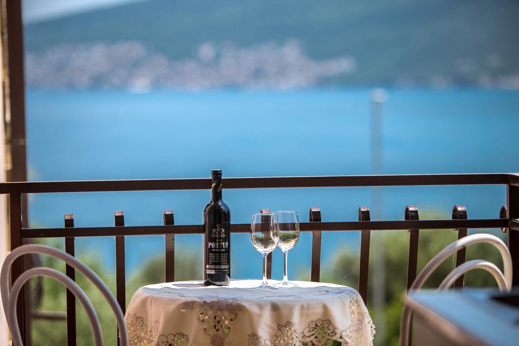 Apartments And Bungalows Mimoza Baosici Herceg Novi Exterior photo